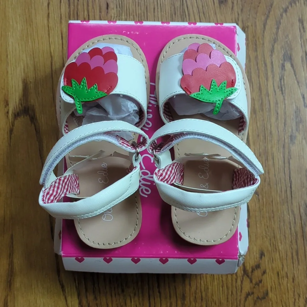 NIB Olive & Edie Lil' Sweetie Sandal Strawberry Appliqué Shoe Size 8T